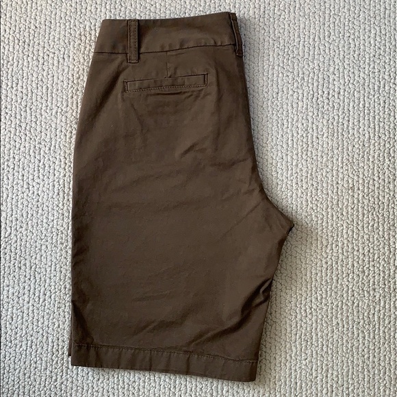 Caslon 9” Bermuda short - Picture 2 of 4